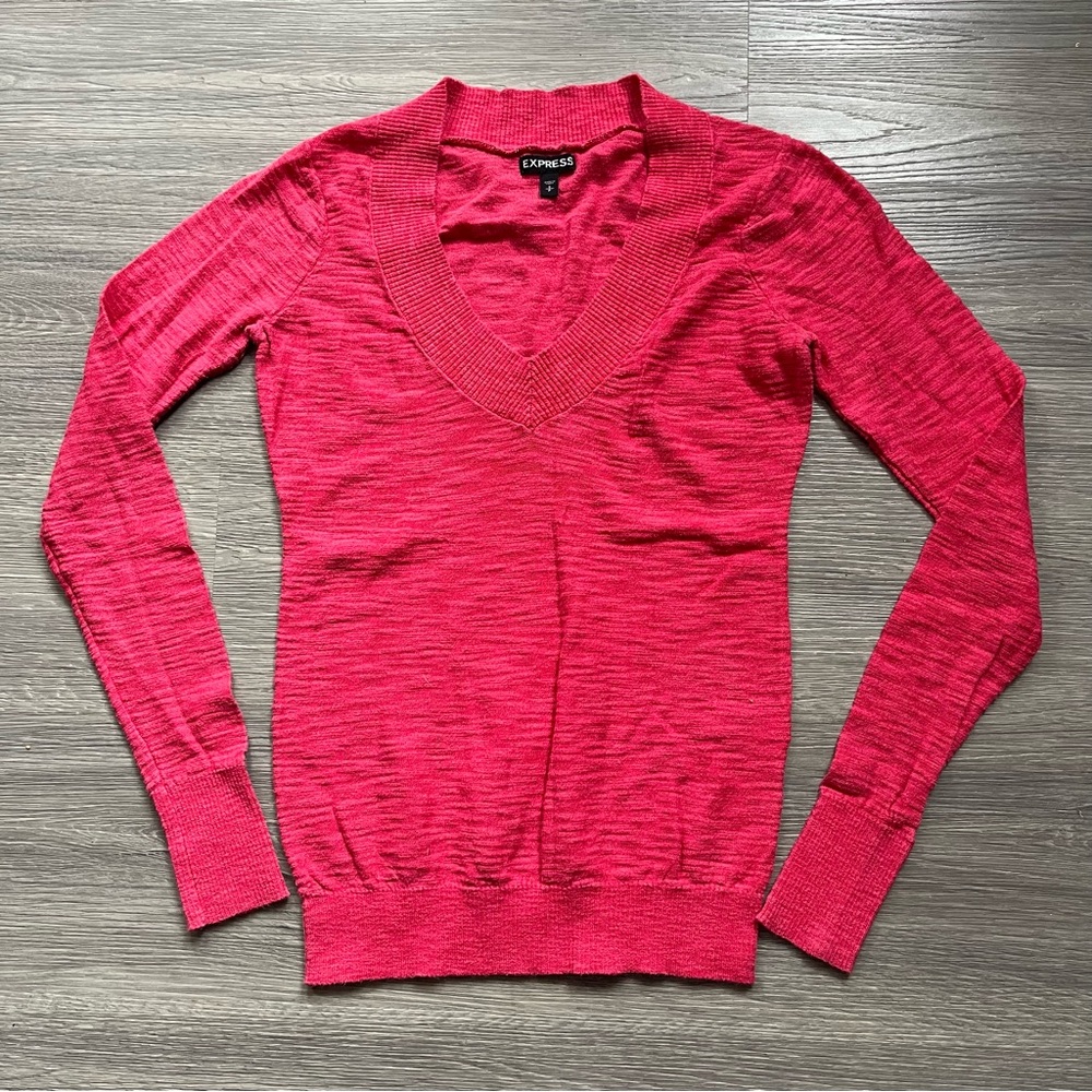 Express Women's Pink V-Neck Knit Top